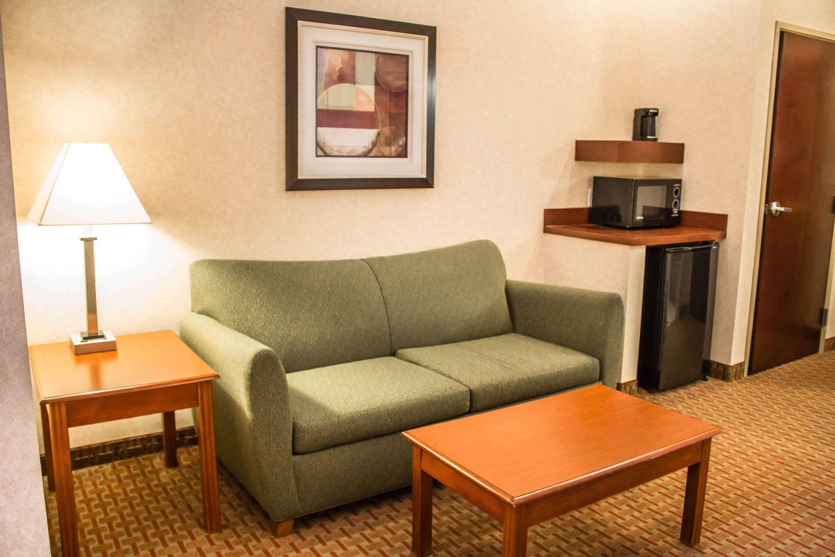 Comfort Inn & Suites Kent - University Area Luaran gambar