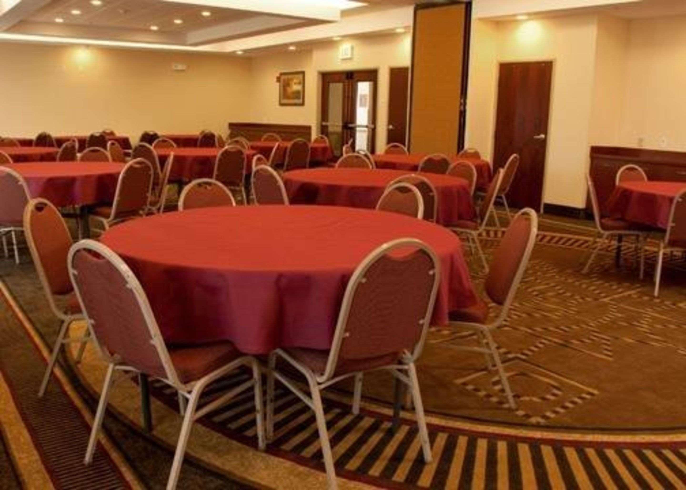 Comfort Inn & Suites Kent - University Area Luaran gambar