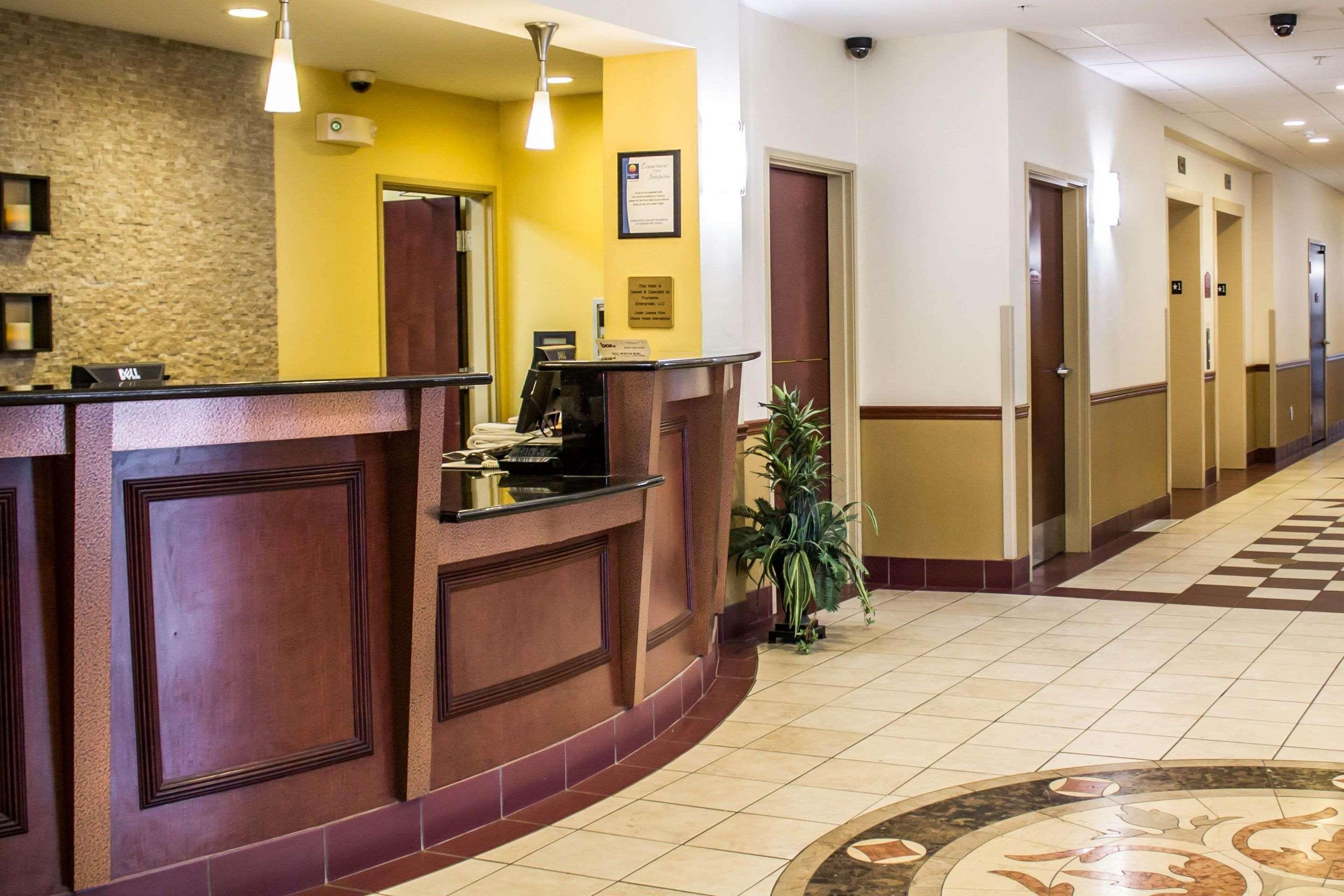 Comfort Inn & Suites Kent - University Area Luaran gambar