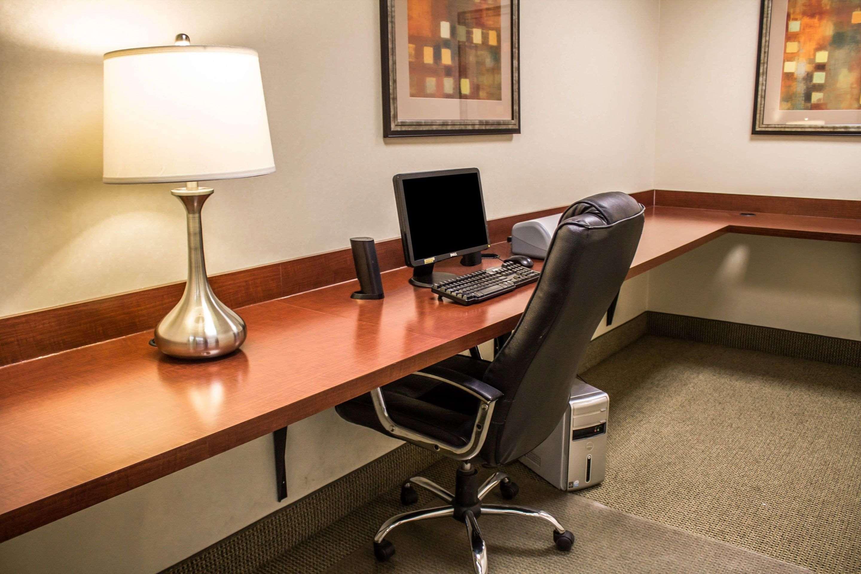 Comfort Inn & Suites Kent - University Area Luaran gambar